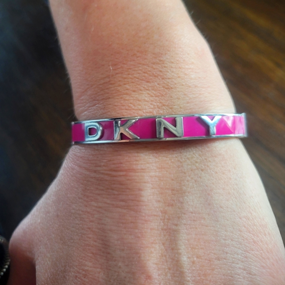 DKNY bangle bracelet "love from new york" dkny
